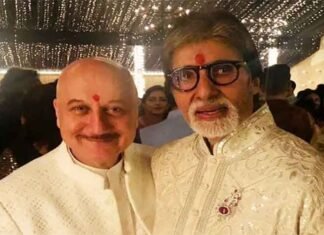 Anupam Kher Revisits London Rehearsals With Amitabh Bachchan, Calls 1980s and 1990s Golden Era of Hindi Cinema Anupam Kher with Amitabh Bachchan