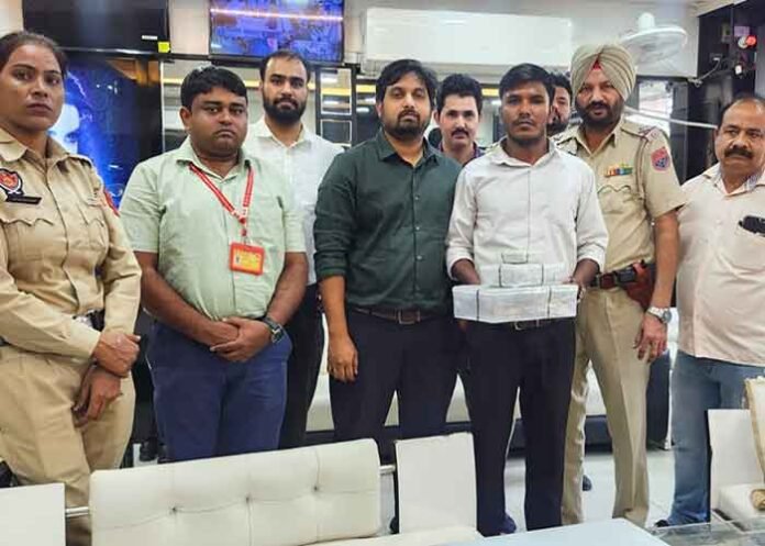 BIS Seizes 95 Gold Jewellery Articles Weighing