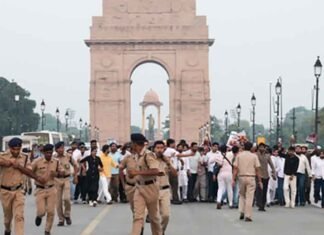 Delhi Police Suspend Mobile Internet for 24 Hours Near Janpath-Kartavya Path Ahead of CJP Protest CJP protest in Delhi