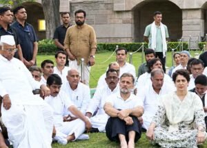 Opposition’s ‘Vote Theft’ Protest Reaches Rajghat as Congress Leaders ...