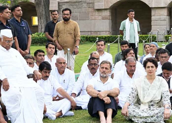 Congress-led Opposition protests Kharge Rahul Priyanka Gandhi at Rajghat
