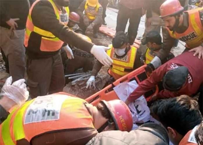 Death toll school roof collapse in Pakistan Peshawar