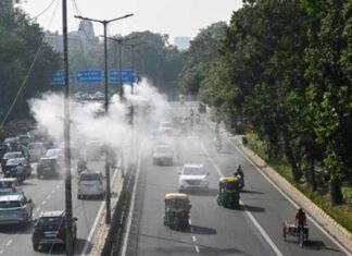 Delhi AQI at 187 as White Foam Returns to Yamuna Near Kalindi Kunj