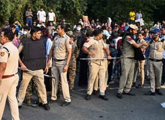 ‘Reclaim Jantar Mantar’ March Held in Delhi, Several Protesters Detained Delhi Police CJP Protest Against CEC
