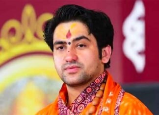 Hanuman Chalisa Gave Captain Smit Machchhar Courage During Flight Attack, Says Dhirendra Shastri Dhirendra Shastri says