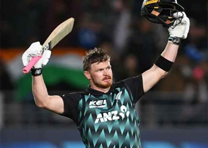 Glenn Phillips Smashes Century