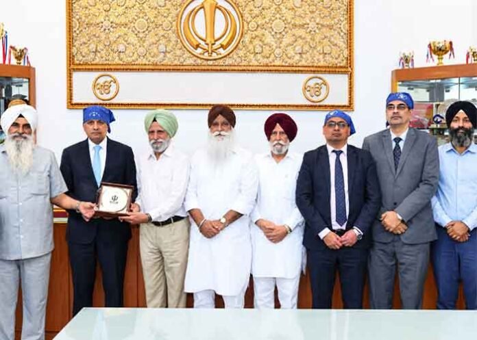 Indian Ambassador Vikram Doraiswami visits Hong Kong Khalsa Diwan Gurdwara