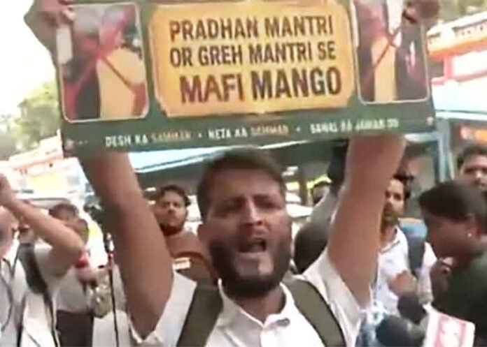 Kashmiri youth assaulted during INDIA Bloc protest