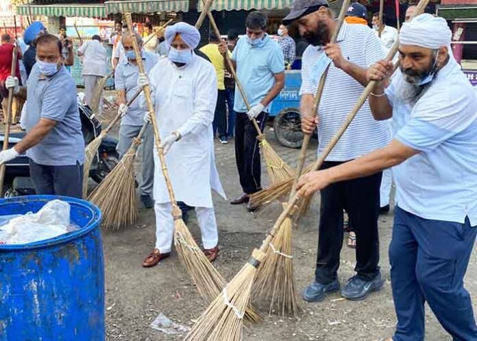 Kewal Dhillon Leads Cleanliness Drive