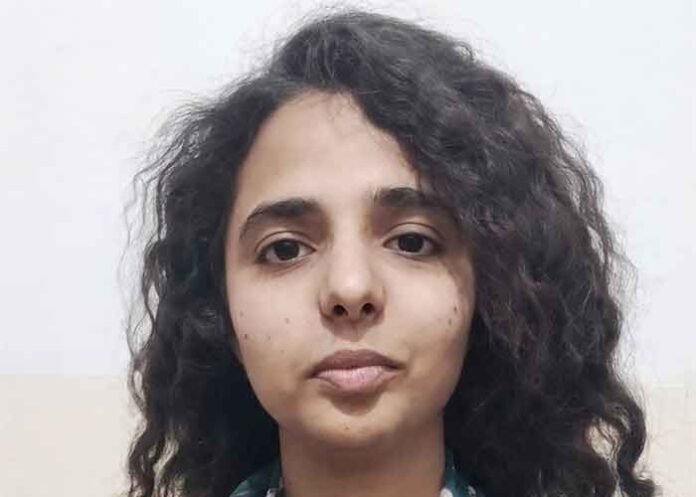 Laiba Aijaz Pakistani Gold Medal-Winning Student