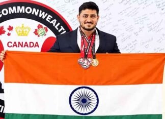 Truck Driver Takes Rs 4 Lakh Loan to Fund Son’s Journey to Commonwealth Powerlifting Gold Mahesh Kumar Beniwal Rajasthan powerlifter