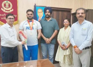 Asian Para Games Silver Medallist Mohammad Yasser Honoured by Malerkotla Deputy Commissioner Malerkotla DC honours Asian Para Games Mohammad Yasser