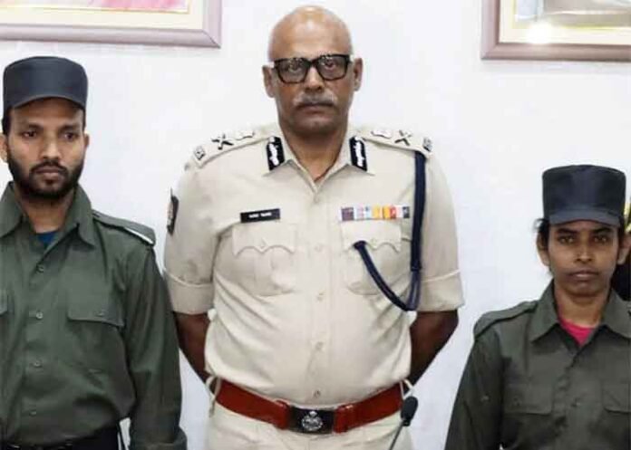 Most-wanted Maoist couple surrenders before Kolkata police chief