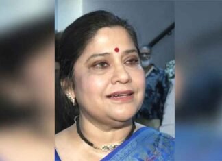 Renuka Shahane Calls Firing Incident Involving Tiger Shroff ‘Terrifying’, Urges Strict Action Renuka Shahane