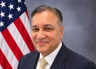 Indian-American Candidates Sandeep Dixit, Ritesh Tandon Run House Campaigns on Shoestring Budgets Sandeep Dixit Indian-American Candidates