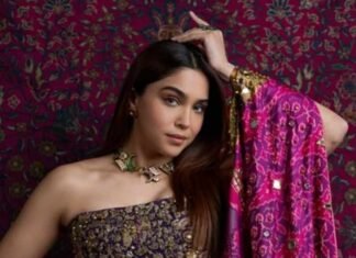 Sharvari Turns Mother’s Heirloom Pink Patola Saree into a Special Look for ‘Yeh Prem Mol Liya’