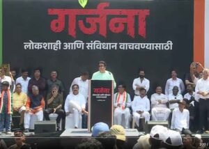 Thackeray brothers lead Garjana Morcha in Mumbai