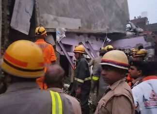 Varanasi Building Collapses After Suspected Firecracker Explosion, Two Injured Varanasi Building Collapses After Suspected Firecracker Explosion